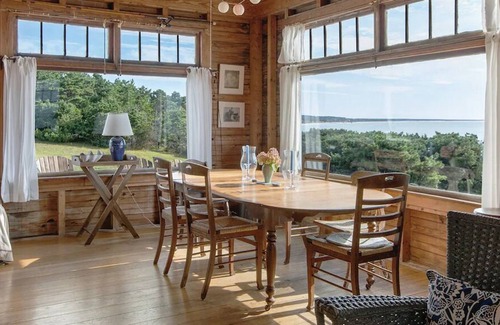 Chilmark House | Charming Oceanfront Cottage in Chilmark