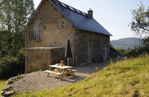 Cussy-en-Morvan House | Charming old stone house in the Morvan, tastefully restored, comfortable (WLAN)