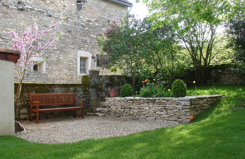Saint-Romain House | Charming old wine house in a charming wine village 11 km from Beaune