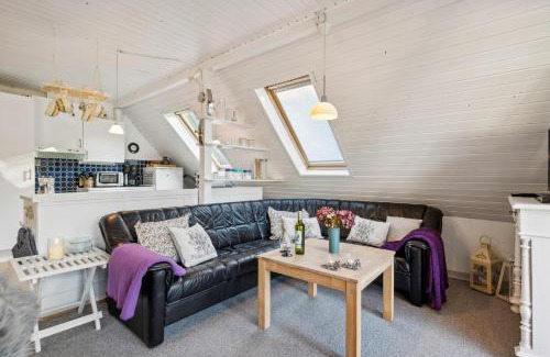 Glesborg House | Charming Older House In A Scenic Natural Area