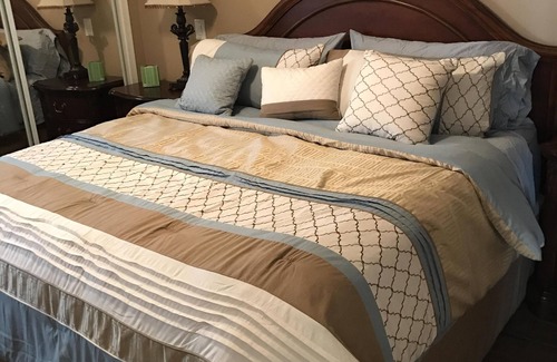 Deer Valley House | Charming One king bedroom one bath guest house