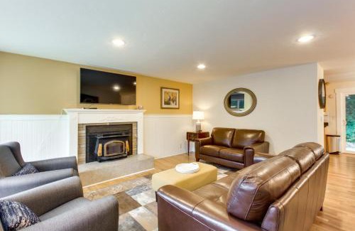 Thurston House | Charming Oregon Home with Private Pickleball Court!