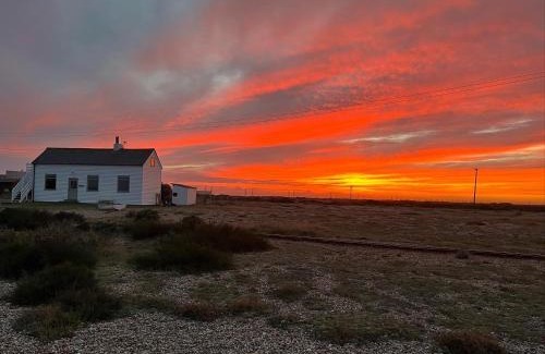 Dungeness House | Charming original fishermans cottage on Dungeness beach