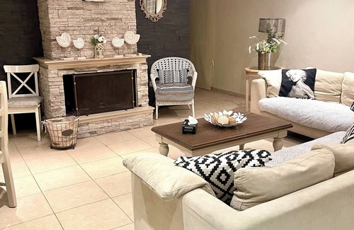 Oroklini Bed & Breakfast | Charming Oroklini Penthouse with Ocean Views and Private Parking