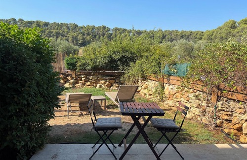 Mazarin Quarter House | CHARMING OUTBUILDING WITH GARDEN IN PRIVATE ESTATE 10 Mn from AIX en Pce