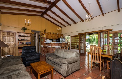 San Antonio Cottage | Charming Private Cottage with Spectacular Mountain & City View