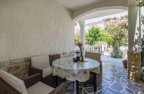 Palit House | Charming Palit Kroatien Holiday House With Garden