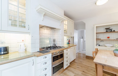 Winchester Cottage | Charming period cottage quietly located in the centre of Winchester