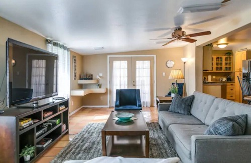 Cavalier Vista House | Charming, pet-friendly house in heart of Old Town Scottsdale