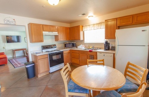 Sparks Apartment | Charming Pet Friendly Downtown Sparks Apartment