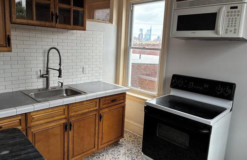 North Philadelphia West Apartment | Charming Philadelphia 2-bedroom Tower Suite nestled among Fairmount Park.