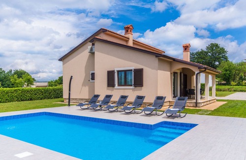 Zabrezani House | Charming pool villa for 8 guests