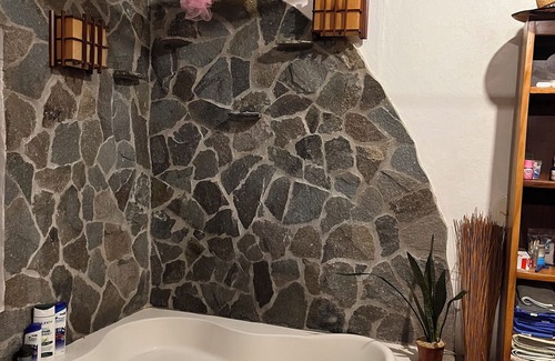 San Antonio House | Charming Private 1 bedroom Queen Size in San Antonio Escazu San Jose