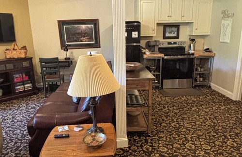 Pella Apartment | Charming private entry apartment tucked under victorian home 6 miles from Pella.