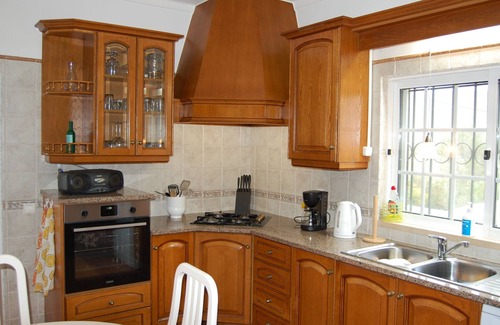 Telheiro Villa | Charming villa with 3 bedrooms, wifi, central heating and sea views