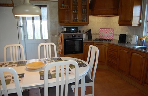 Telheiro Villa | Charming villa with 3 bedrooms, wifi, central heating and sea views
