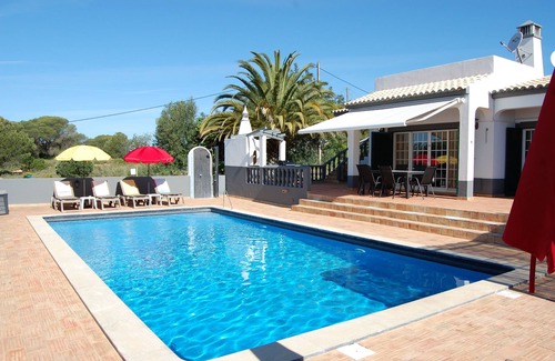 Telheiro Villa | Charming villa with 3 bedrooms, wifi, central heating and sea views