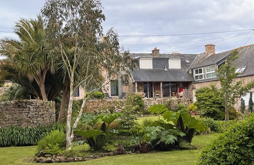 Saint-Pierre-Eglise House | Charming, quiet gîte near the Val de Saire beaches