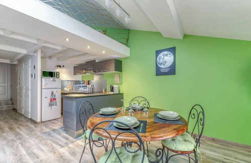 Voiron Apartment | Charming/Quiet/Bright