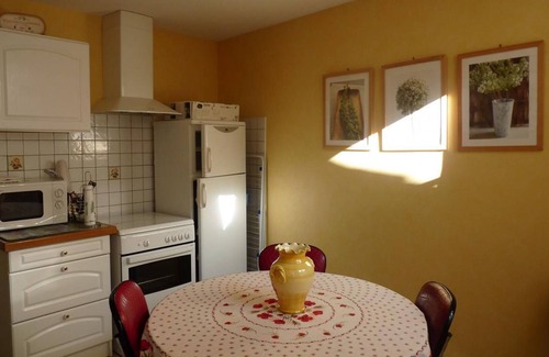 Ferrieres-sur-Sichon Cottage | Charming Renovated Stone House with Cozy Patio, Near Vichy, Sleeps 6, Pet-Friendly
