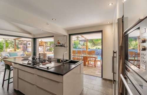 Caphomard Villa | Charming villa GUSTAVIA, St Gilles les Bains, with heated swimming pool
