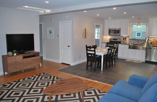 Margate City House | Charming recently reno'd 4-Bed Shore Home. Longer-term winter rates available