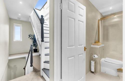 Redhill House | Charming Reigate Redhill Cottage