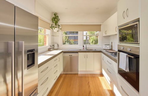 West Launceston House | Charming Renovated Home Near Cataract Gorge – Your Perfect Launceston Getaway