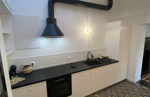 Senlisse Cottage | Charming Renovated Cottage in 2-Hectare Park with Fishing Pond, Near Forest, Close to Versailles