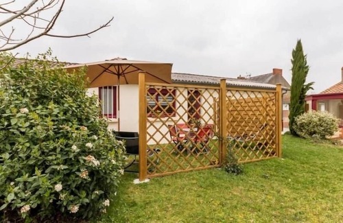 Clisson Cottage | Charming Renovated Cottage in Medieval Clisson with Terrace, Garden, and Modern Amenities