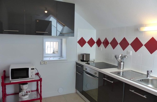 Cressanges Cottage | Charming Renovated Farmhouse with Garden, Ideal for Families, WiFi, and Modern Amenities