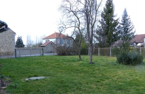 Poezat Cottage | Charming Renovated Farmhouse: Modern Comforts, Historic Charm, Pet-Friendly, Close to Gannat