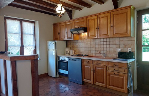 La Saucelle Cottage | Charming Renovated Cottage with Garden, BBQ, WiFi & Family Amenities Near Paris