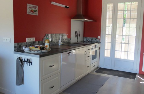 Oriolles Cottage | Charming Renovated House with Private Heated Pool and Expansive Garden Near Bordeaux