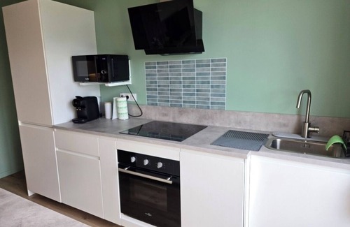 Quartier Capuche-Allies Apartment | Charming renovated T2 ~ air conditioning ~ WiFi ~ view ~ streetcar at foot