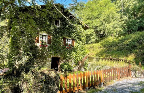 Arantza House | Charming restored traditional Navarrese farmhouse from 1800, in the Baztan region.