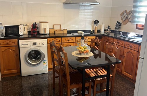 Machico House | Charming Retreat Machico - 5 min Praia & Centro A