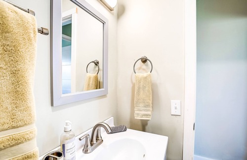 Spicewood House | Charming, river view home with a furnished deck, central AC, & full kitchen