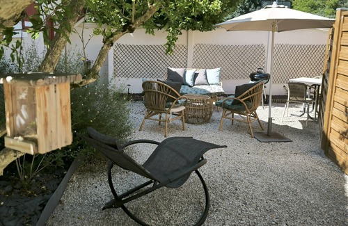 Montargis Cottage | Charming Riverside Cottage Near Montargis with Nature & City Access