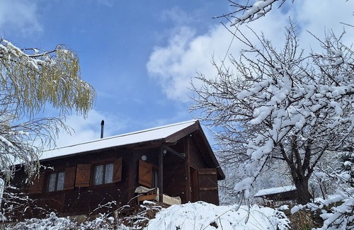 Campulung Moldovenesc House | Charming 2-bedroom house with WiFi in Campulung Moldovenesc