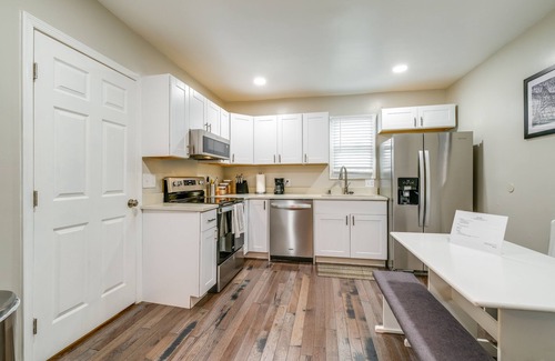 Roanoke Cottage | Charming Roanoke Vacation Home - 1 Mi to Downtown!