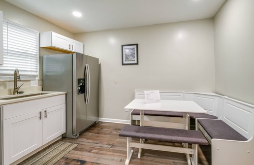 Roanoke Cottage | Charming Roanoke Vacation Home - 1 Mi to Downtown!