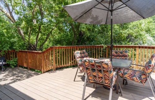 Taos House | Charming, Romantic Taos: Private Deck/Yard! Near Plaza, Hiking & Skiing