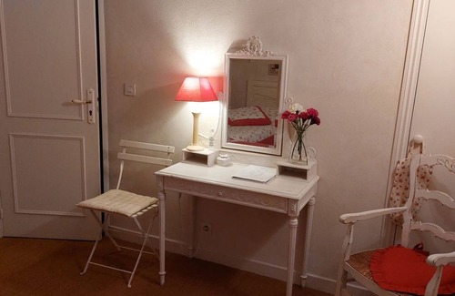 Lavaudieu Bed & Breakfast | Charming Room in Lavaudieu for 2, Bath & WC