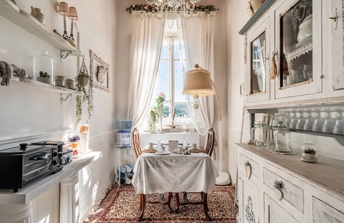 Lucca Apartment | Charming Room with Shared Garden and Wi-Fi