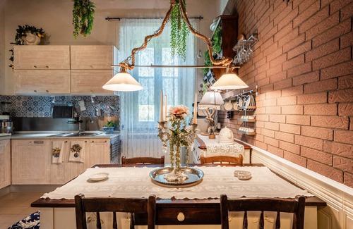 Lucca Apartment | Charming Room with Shared Garden and Wi-Fi