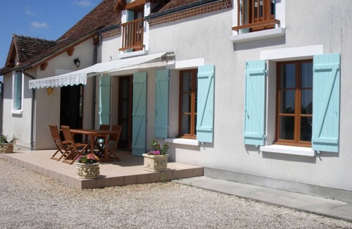 Chatillon-sur-Cher Cottage | Charming Rural House with Garden near Beauval Zoo and Loire Castles