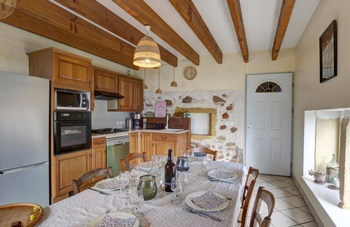 Sevelinges Cottage | Charming Rural Gîte with Terrace, Garden, and Theater Workshops in Sevelinges