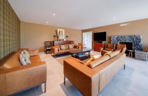 Bourseigne-Vieille House | Charming Rural Retreat