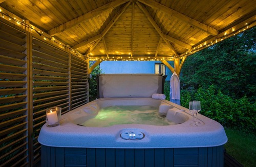 Widegates Cottage | Charming rural Water Mill conversion with private hot tub & EV charging